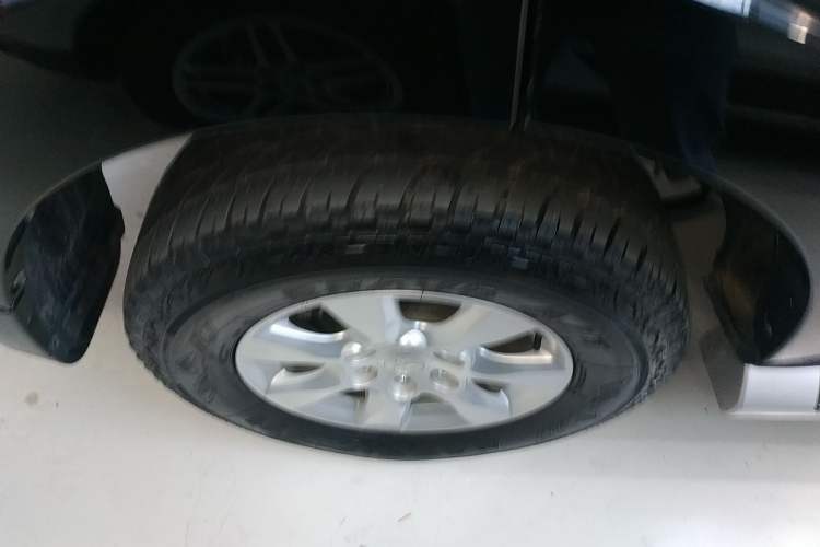 Used Mitsubishi Pajero 2016 3.0L Automatic Luxury Edition China IV Right Rear Wheel Hub