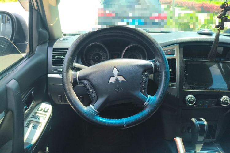 Used Mitsubishi Pajero 2016 3.0L Automatic Standard Version China V Standard Steering Wheel