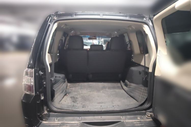 Used Mitsubishi Pajero 2016 3.0L Automatic Luxury Version China V Standard Trunk
