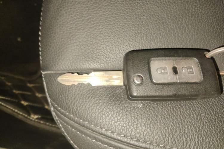 Used Mitsubishi Pajero 2016 3.0L Automatic Prestige Version China V Standard Vehicle Key