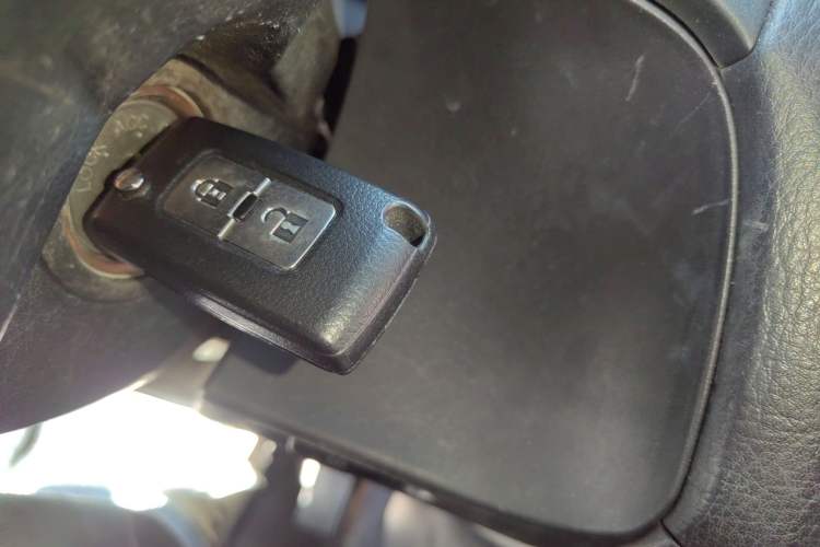 Used Mitsubishi Pajero 2016 3.0L Automatic Luxury Version China V Standard Vehicle Key