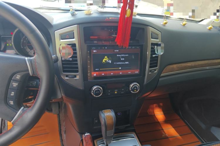 Used Mitsubishi Pajero 2016 3.0L Automatic Prestige Version China V Standard Audio And AC Panel