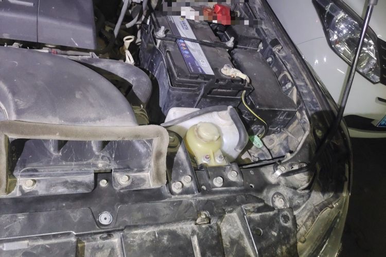 Used Mitsubishi Pajero  Engine Bay Left