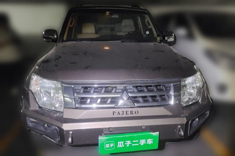Used Mitsubishi Pajero  Front