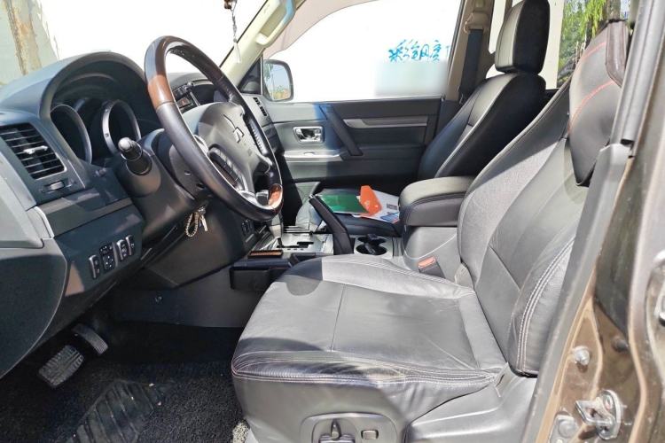 Used Mitsubishi Pajero 2016 3.0L Automatic Prestige Version China V Standard Left Front Seat