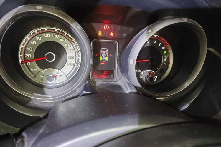 Used Mitsubishi Pajero  Odometer Close Up