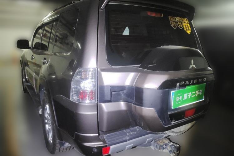 Used Mitsubishi Pajero  Rear Left 45 Deg
