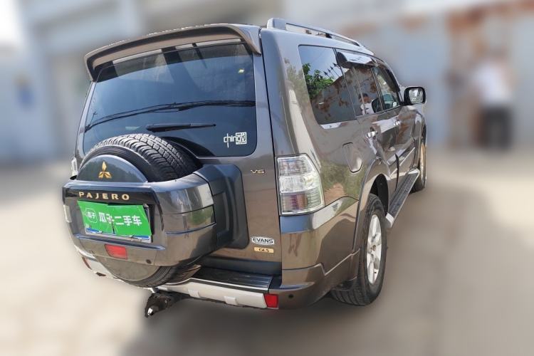 Used Mitsubishi Pajero 2016 3.0L Automatic Prestige Version China V Standard Rear Right 45 Deg