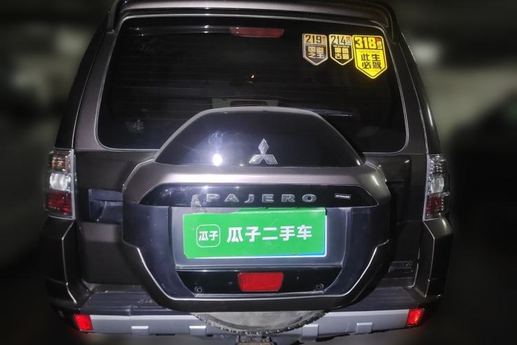 Used Mitsubishi Pajero  Rear