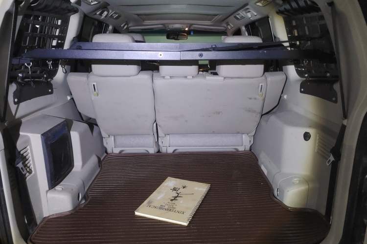 Used Mitsubishi Pajero  Trunk