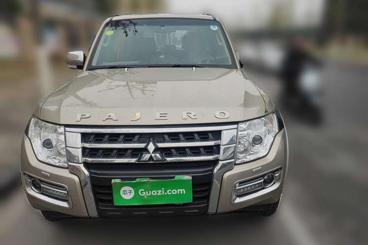 Used Mitsubishi Pajero 2016 3.0L Automatic Standard Version China V Standard Front
