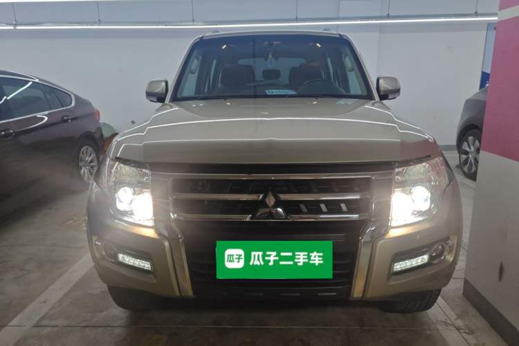 Used Mitsubishi Pajero 2016 3.0L Automatic Standard Version China V Standard Front