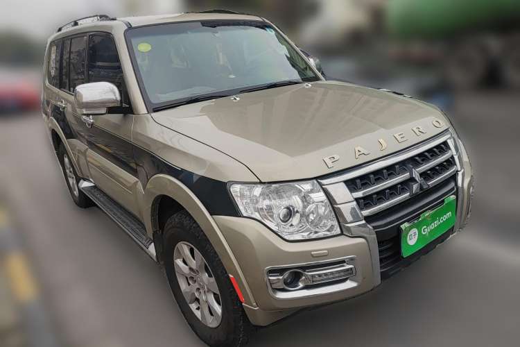 Used Mitsubishi Pajero 2016 3.0L Automatic Standard Version China V Standard Front Right 45 Deg