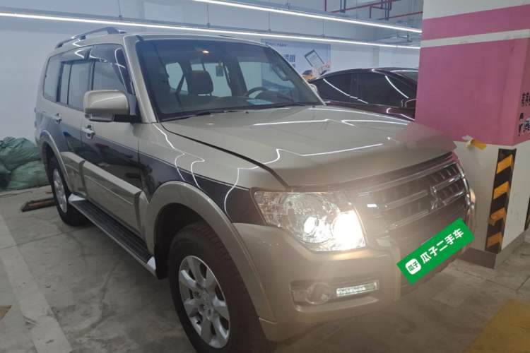 Used Mitsubishi Pajero 2016 3.0L Automatic Standard Version China V Standard Front Right 45 Deg