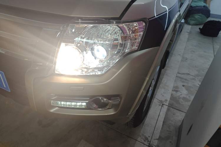 Used Mitsubishi Pajero 2016 3.0L Automatic Standard Version China V Standard Left Front Headlight