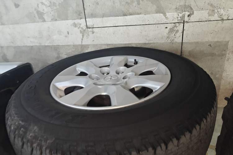 Used Mitsubishi Pajero 2016 3.0L Automatic Standard Version China V Standard Left Front Wheel Hub