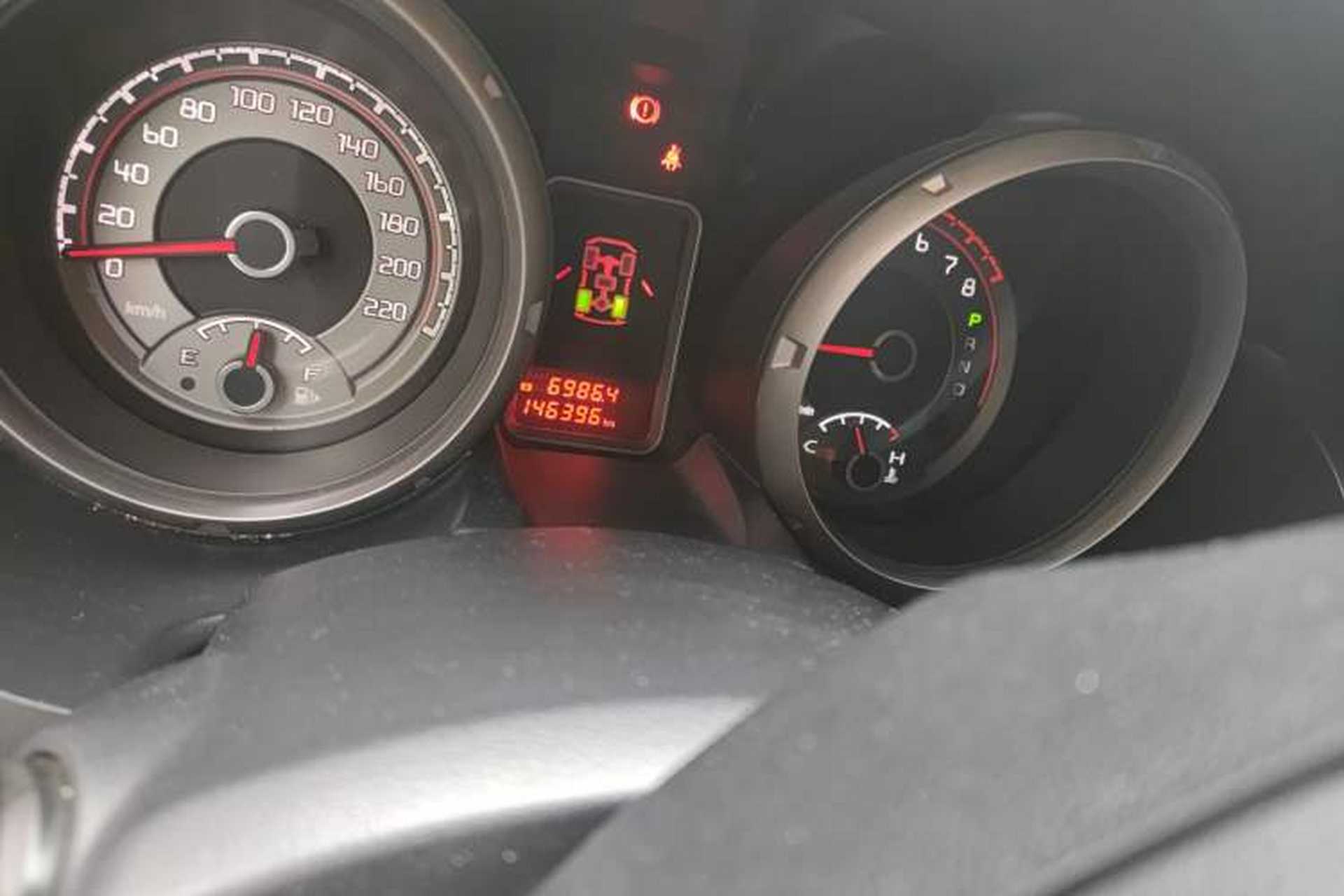 Used Mitsubishi Pajero 2016 3.0L Automatic Standard Version China V Standard Odometer Close Up