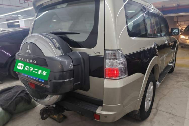 Used Mitsubishi Pajero 2016 3.0L Automatic Standard Version China V Standard Rear Right 45 Deg