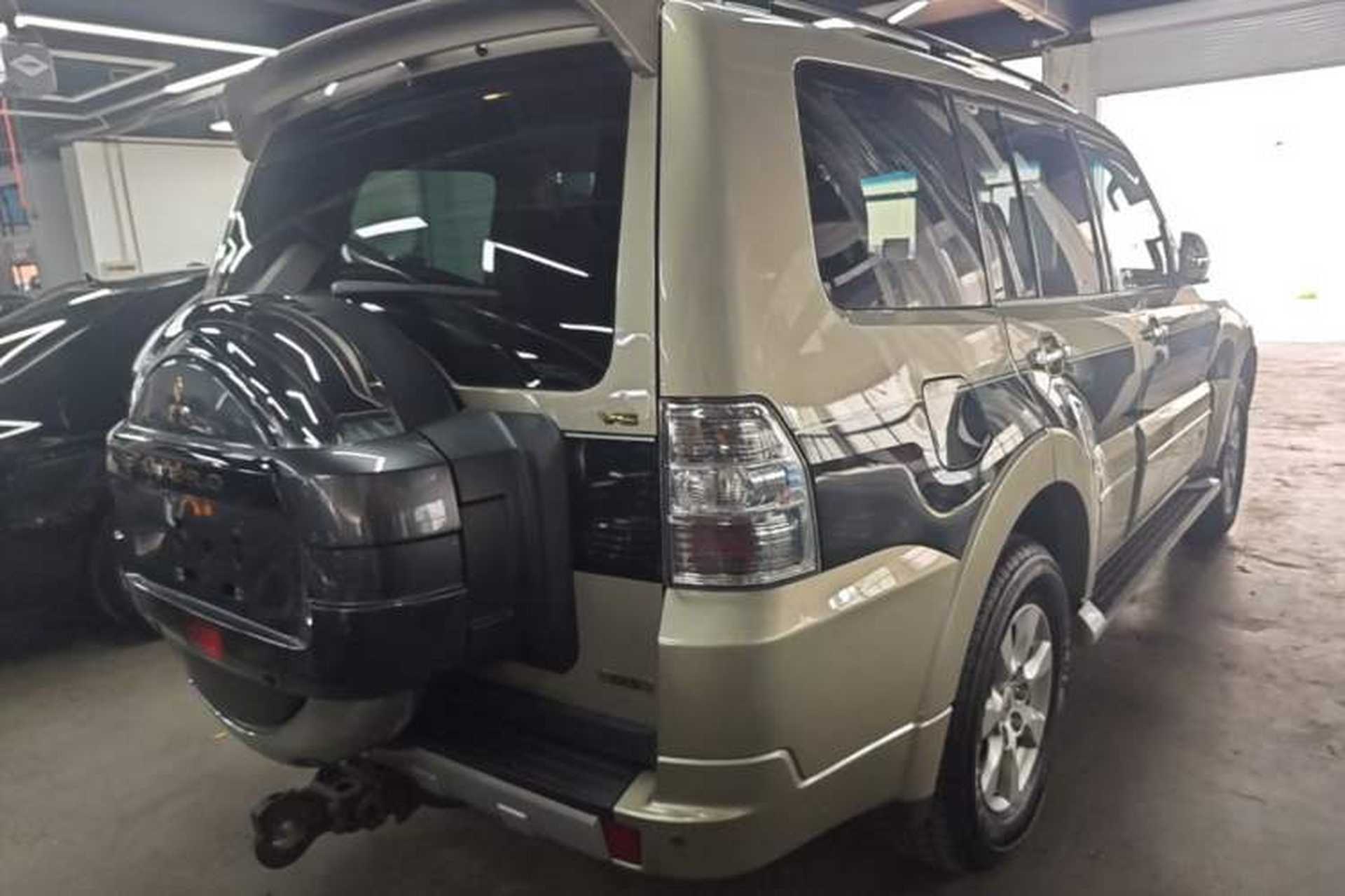 Used Mitsubishi Pajero 2016 3.0L Automatic Prestige Version China V Standard Rear Right 45 Deg