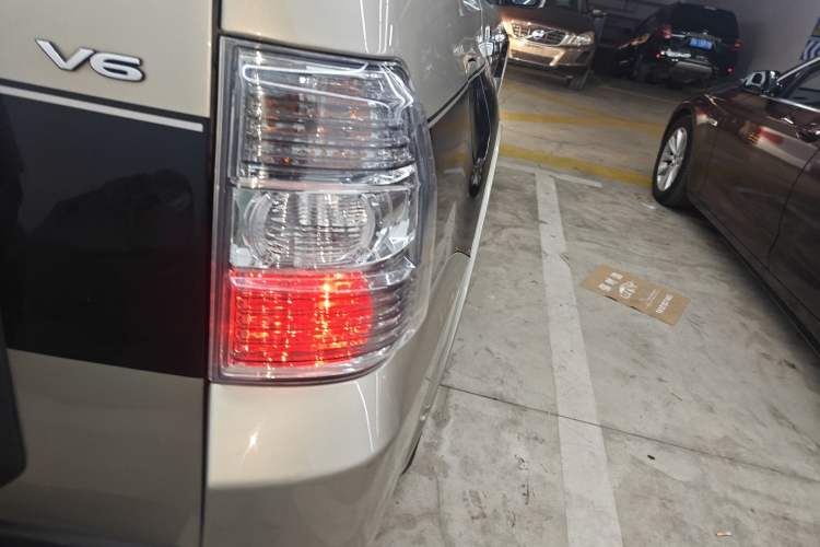 Used Mitsubishi Pajero 2016 3.0L Automatic Standard Version China V Standard Right Rear Taillight