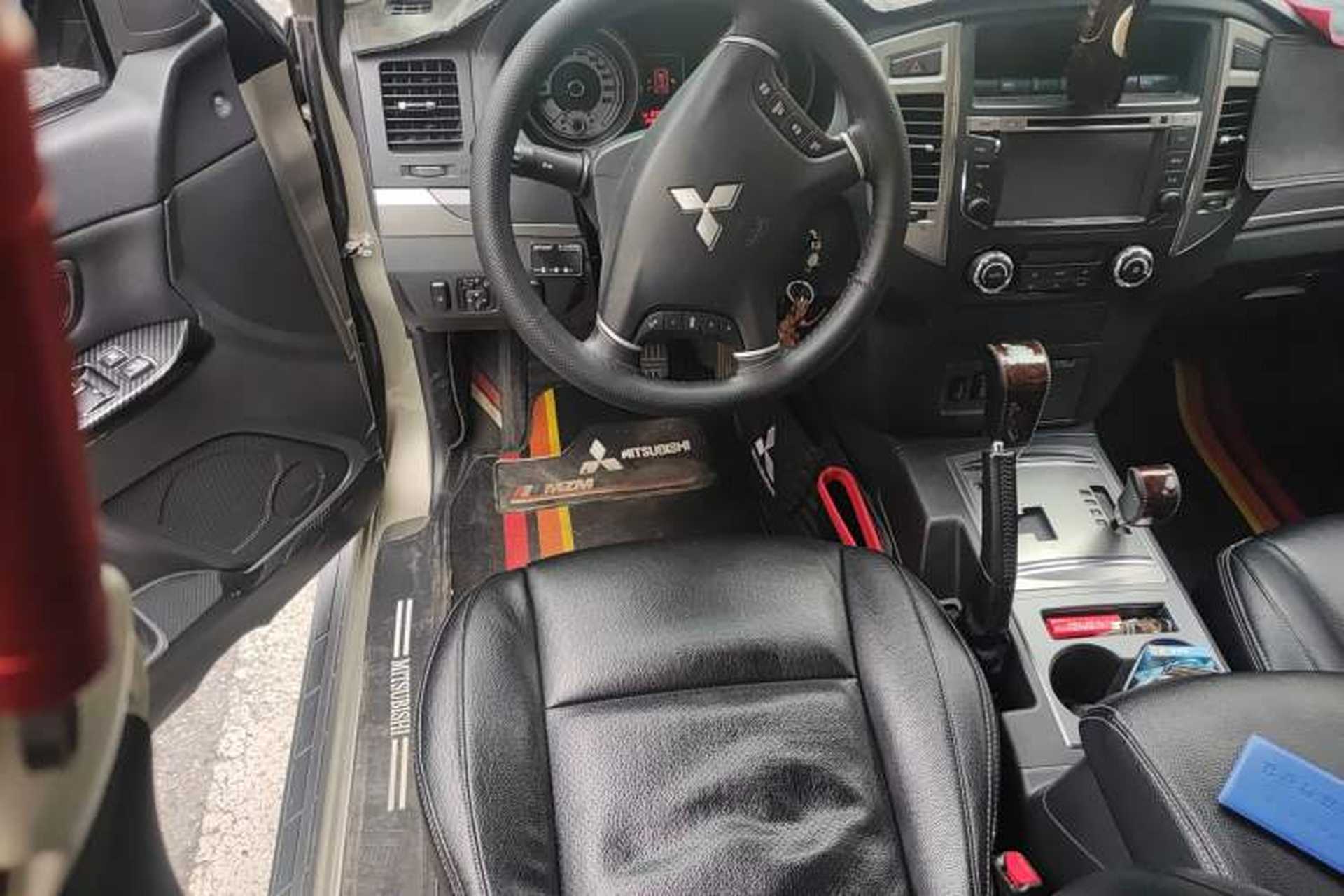 Used Mitsubishi Pajero 2016 3.0L Automatic Standard Version China V Standard Steering Wheel