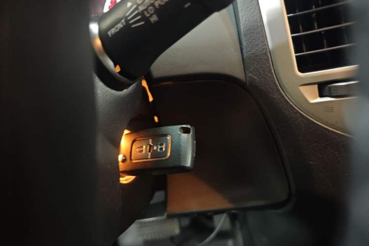 Used Mitsubishi Pajero 2016 3.0L Automatic Prestige Version China V Standard Vehicle Key