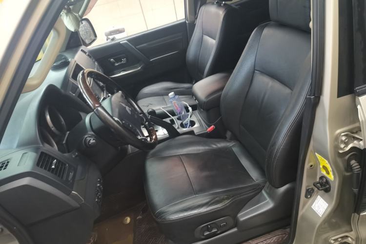 Used Mitsubishi Pajero 2016 3.0L Automatic Prestige Version China V Standard Left Front Seat
