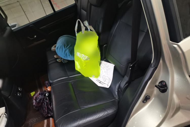 Used Mitsubishi Pajero 2016 3.0L Automatic Prestige Version China V Standard Left Rear Seat