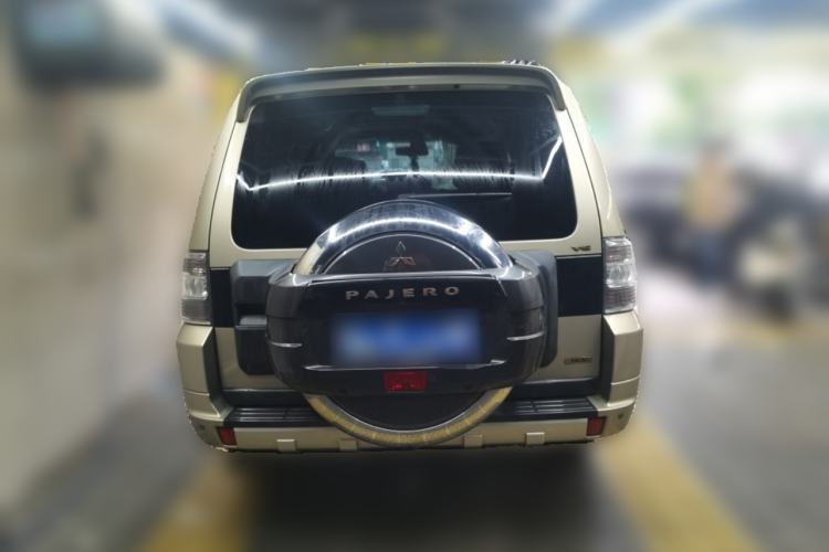 Used Mitsubishi Pajero 2016 3.0L Automatic Prestige Version China V Standard Rear