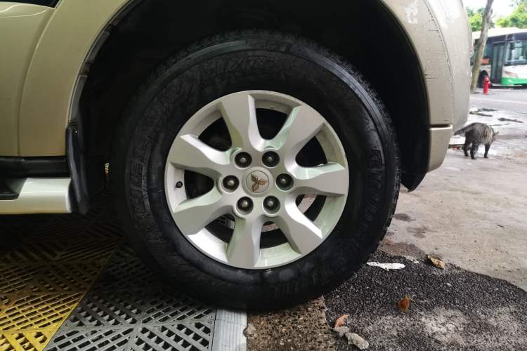 Used Mitsubishi Pajero 2016 3.0L Automatic Prestige Version China V Standard Right Front Wheel Hub