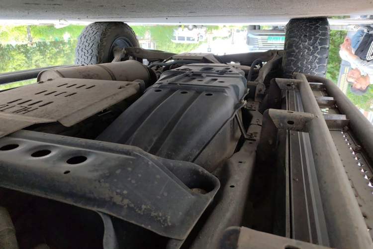 Used Mitsubishi Pajero 2016 3.0L Automatic Prestige Version China V Standard Chassis Front Right
