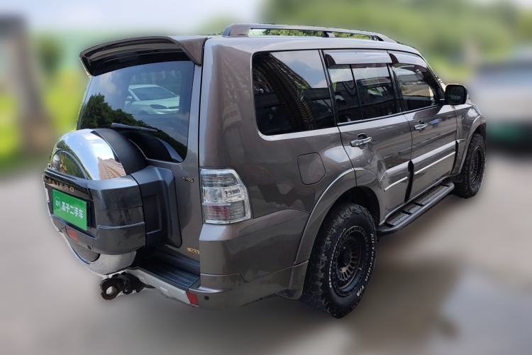 Used Mitsubishi Pajero 2016 3.0L Automatic Prestige Version China V Standard Rear Right 45 Deg