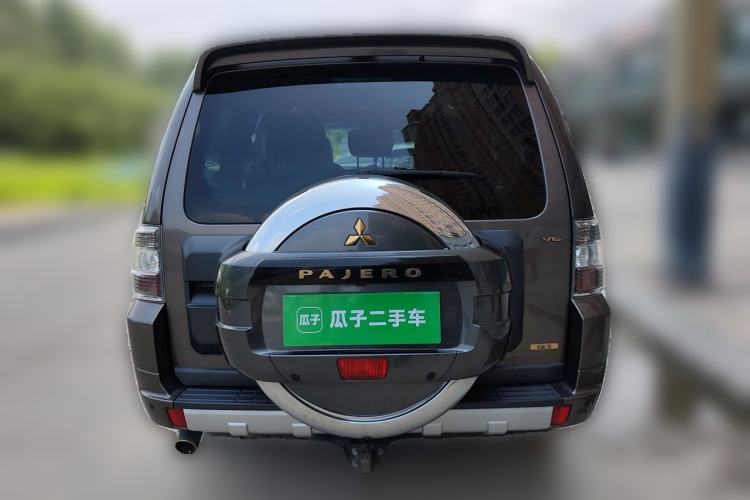 Used Mitsubishi Pajero 2016 3.0L Automatic Prestige Version China V Standard Rear