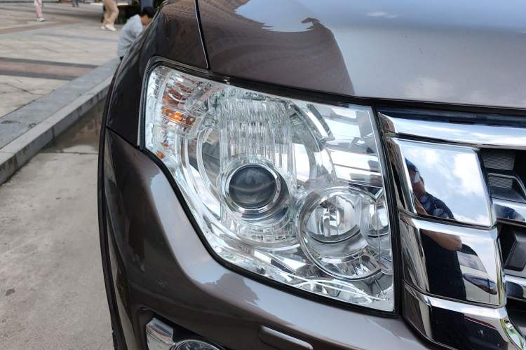 Used Mitsubishi Pajero 2016 3.0L Automatic Prestige Version China V Standard Right Front Headlight