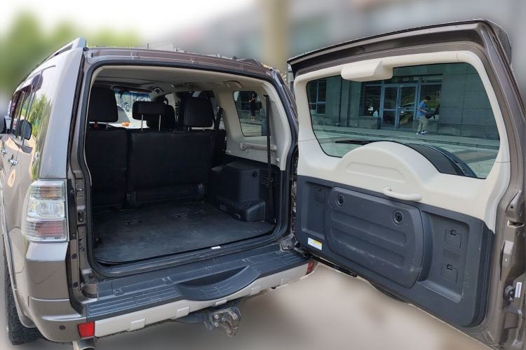 Used Mitsubishi Pajero 2016 3.0L Automatic Prestige Version China V Standard Trunk