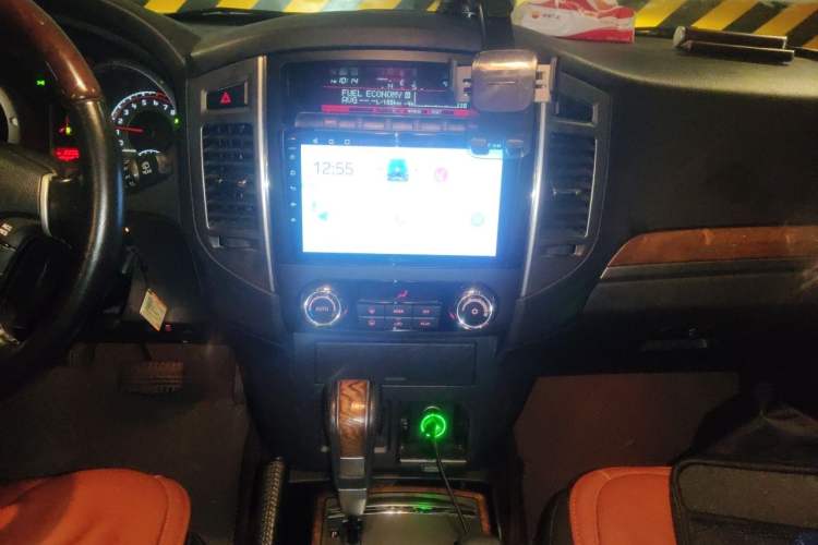 Used Mitsubishi Pajero 2016 3.0L Automatic Prestige Version China V Standard Audio And AC Panel