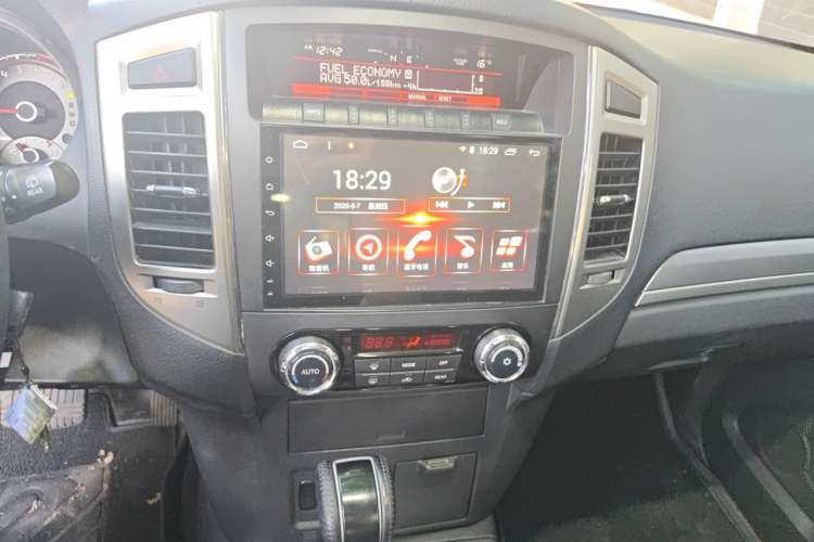 Used Mitsubishi Pajero 2016 3.0L Automatic Standard Version China V Standard Audio And AC Panel
