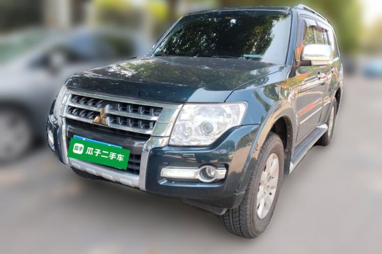 Used Mitsubishi Pajero 2016 3.0L Automatic Prestige Version China V Standard Guazi used car, China used car export, Used car for sale, Used cars, Cheapest cars for sale