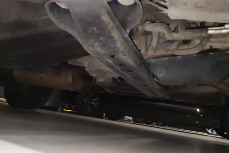 Used Mitsubishi Pajero 2016 3.0L Automatic Prestige Version China V Standard Chassis Front Right
