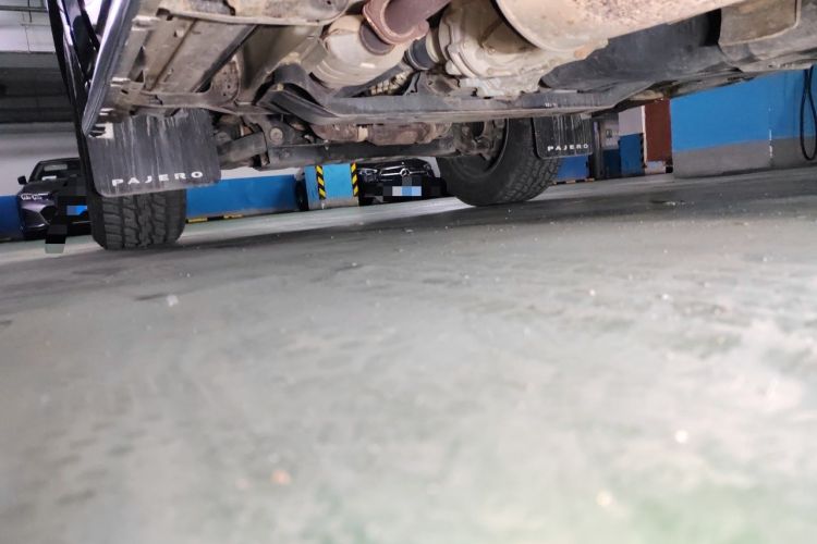 Used Mitsubishi Pajero 2016 3.0L Automatic Luxury Version China V Standard Chassis Rear Left