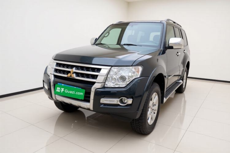 Used Mitsubishi Pajero 2016 3.0L Automatic Prestige Version China V Standard Guazi used car, China used car export, Used car for sale, Used  cars, Cheapest cars for sale