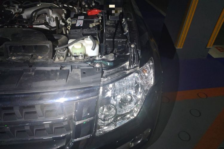 Used Mitsubishi Pajero 2016 3.0L Automatic Standard Version China V Standard Engine Bay Left