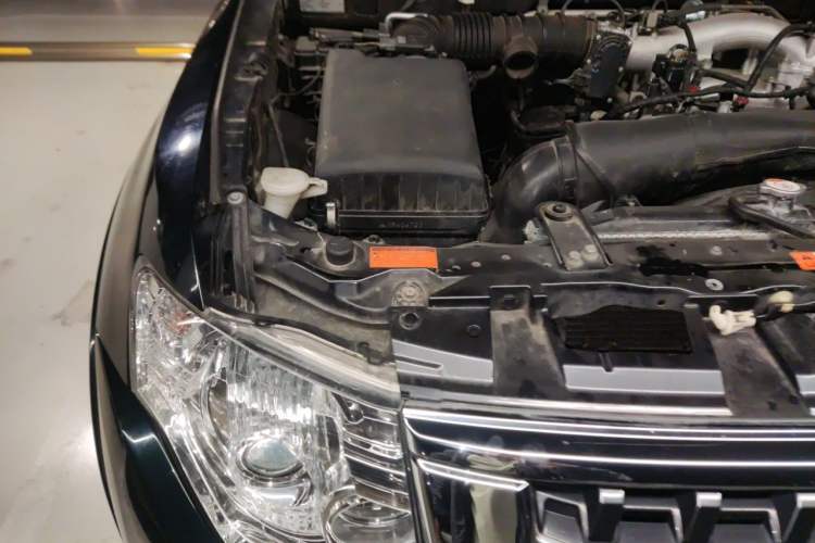 Used Mitsubishi Pajero 2016 3.0L Automatic Prestige Version China V Standard Engine Bay Right