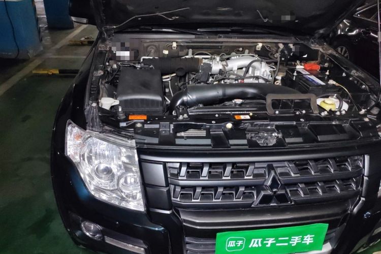 Used Mitsubishi Pajero 2016 3.0L Automatic Luxury Version China V Standard Engine Bay Right