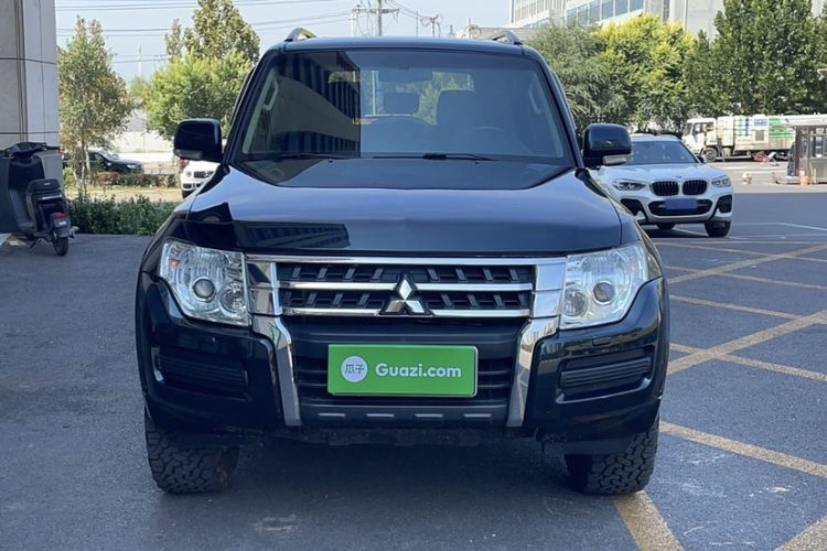 Used Mitsubishi Pajero 2016 3.0L Automatic Standard Version China V Standard Exterior 1