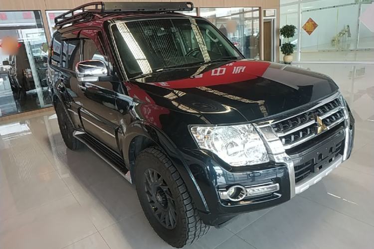 Used Mitsubishi Pajero 2016 3.0L Automatic Prestige Version China IV Standard Exterior 1