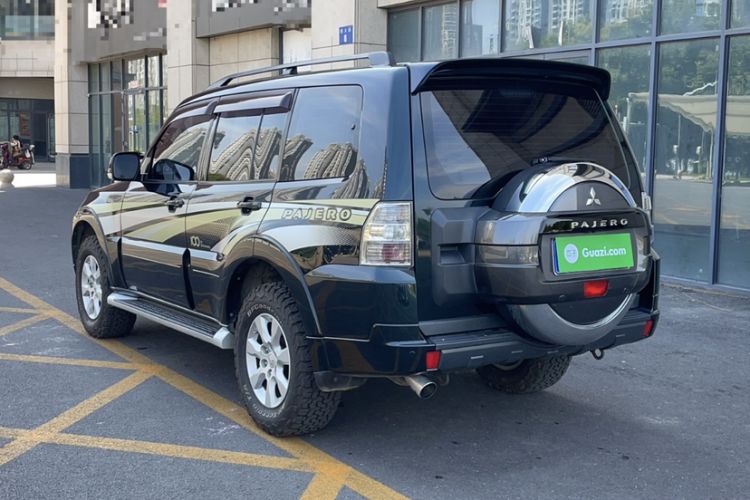 Used Mitsubishi Pajero 2016 3.0L Automatic Standard Version China V Standard Exterior 5