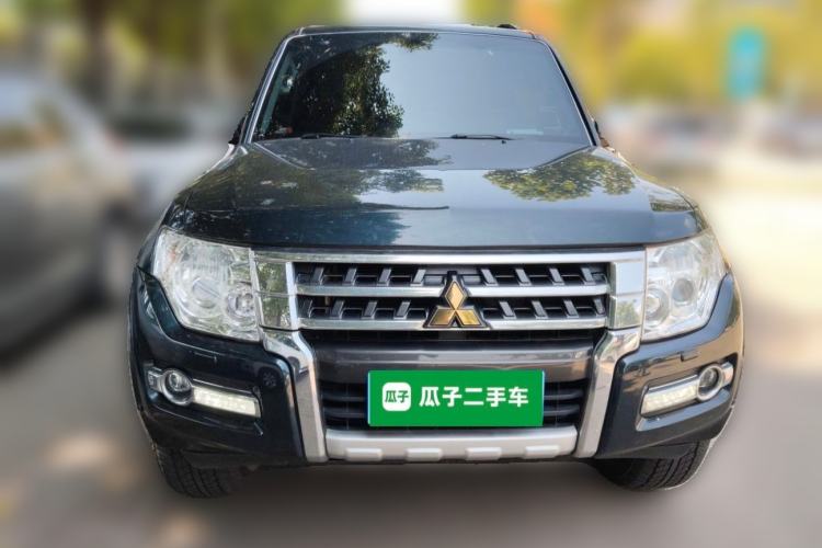 Used Mitsubishi Pajero 2016 3.0L Automatic Prestige Version China V Standard Front