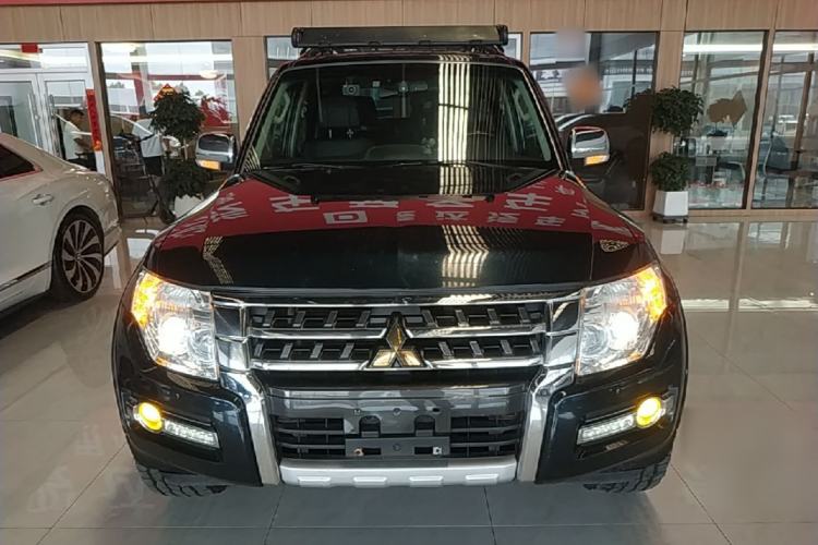 Used Mitsubishi Pajero 2016 3.0L Automatic Prestige Version China IV Standard Front