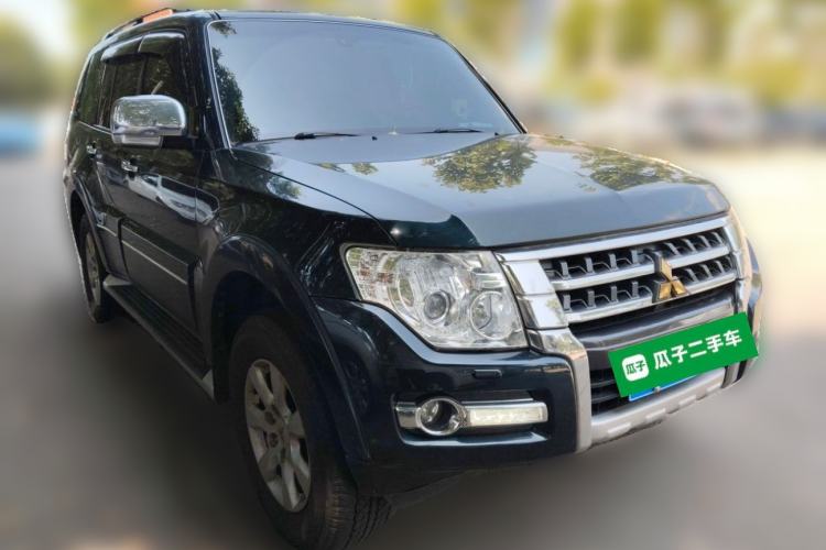 Used Mitsubishi Pajero 2016 3.0L Automatic Prestige Version China V Standard Front Right 45 Deg